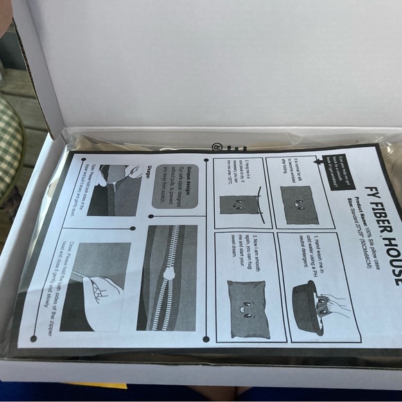 Fiber house gold pillow case - Picture 3 of 3